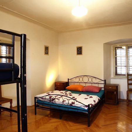Residence Muzica Bed And Breakfast Komen 外观 照片