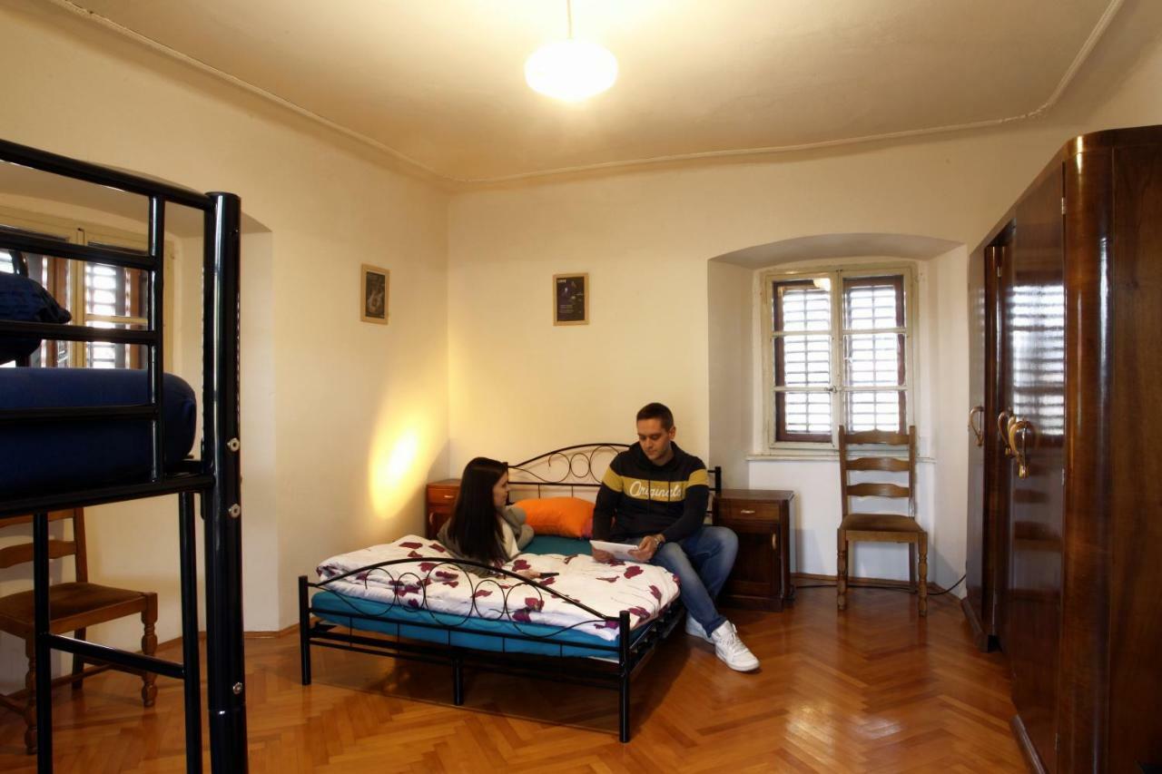 Residence Muzica Bed And Breakfast Komen 外观 照片