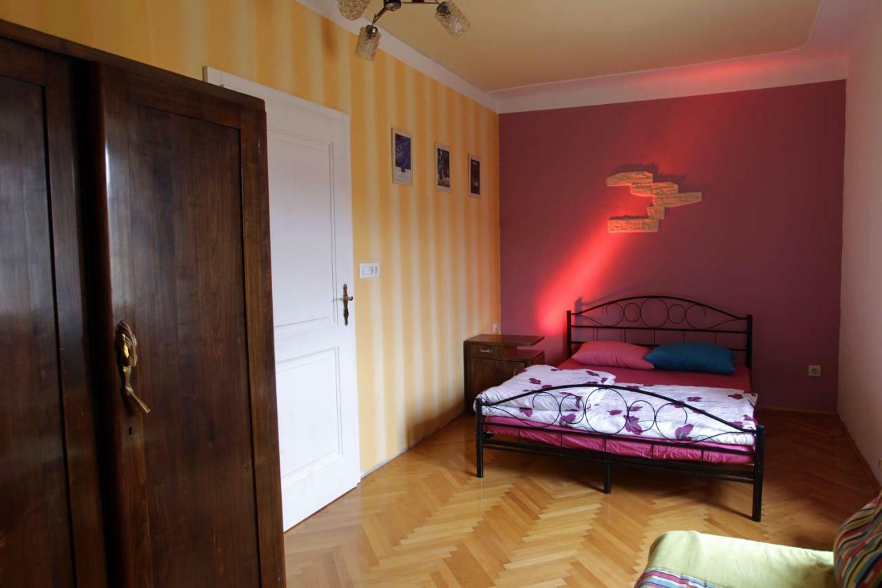 Residence Muzica Bed And Breakfast Komen 外观 照片
