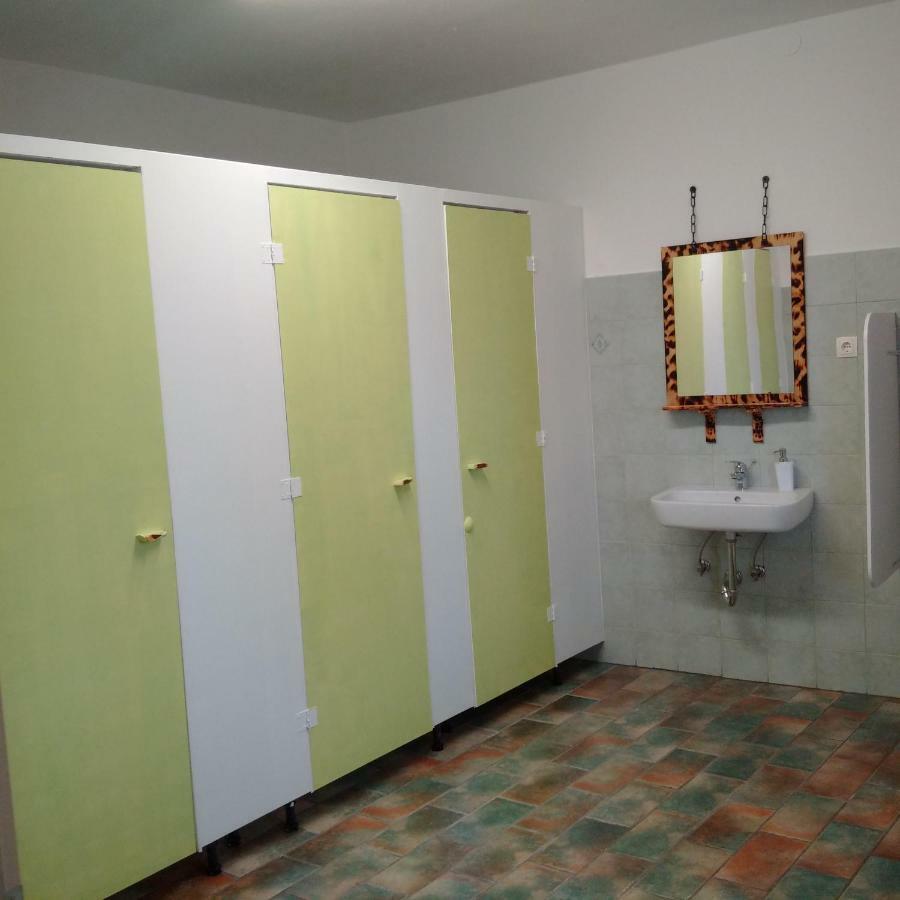 Residence Muzica Bed And Breakfast Komen 外观 照片